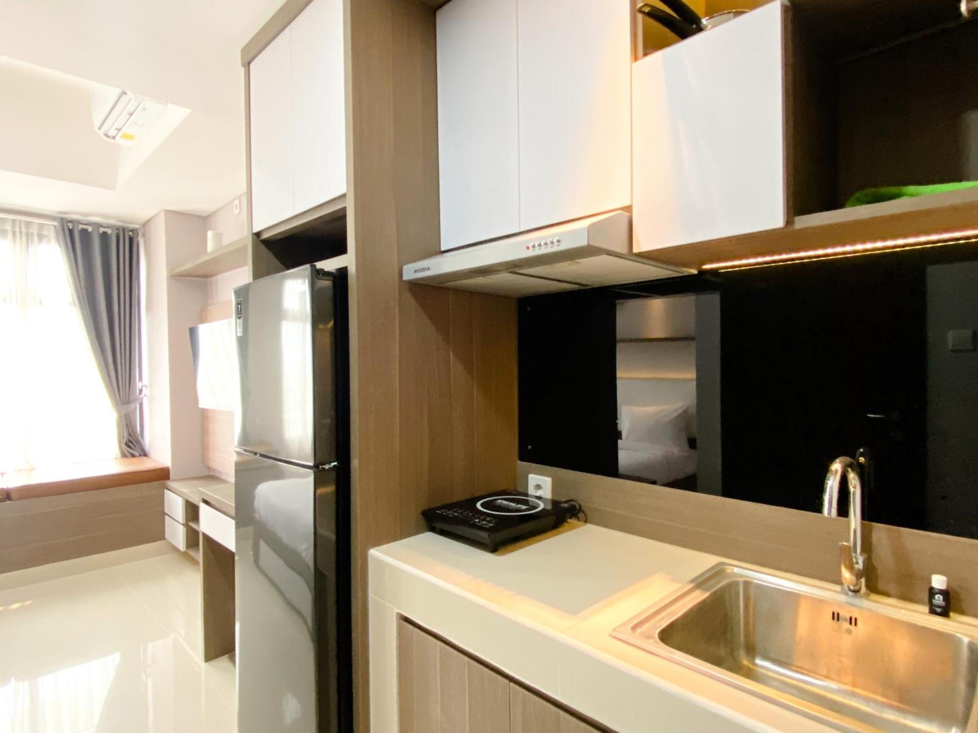 Modern And Comfy Studio At Pollux Chadstone Apartment By Travelio Cikarang Bagian luar foto