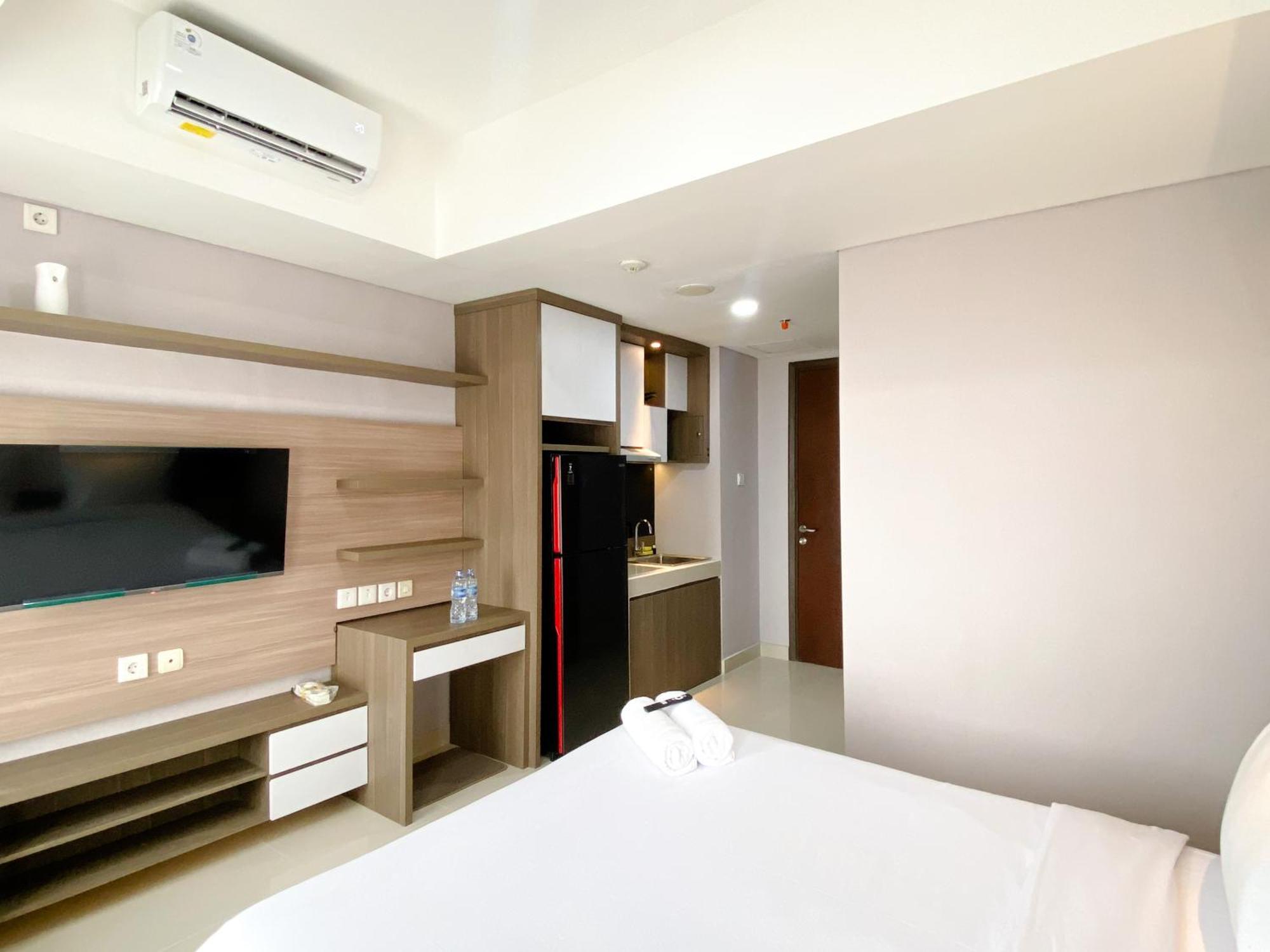 Modern And Comfy Studio At Pollux Chadstone Apartment By Travelio Cikarang Bagian luar foto